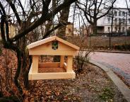 90 годівниць для птахів розвішано у парках Львова