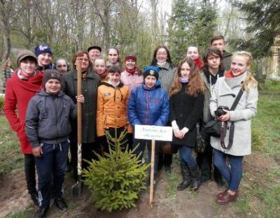Учні Нововитківського шкільного лісництва взяли  участь у заходах приурочених до «Дня Землі»