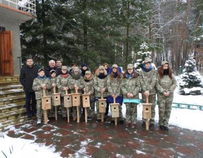 У Жовківському лісгоспі проведено акцію "Допоможемо птахам разом!"