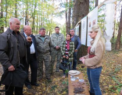 У ДП "Бродівське лісове господарство" обговорили методи боротьби з жуком-короїдом, через якого всихають соснові насадження
