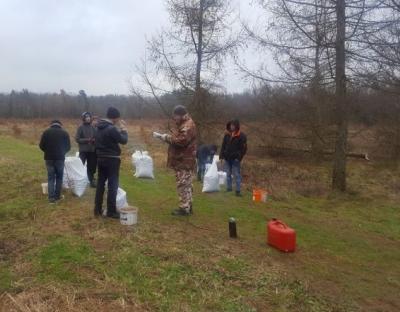 Від теорії до практики: допомагаючи лісівникам студенти переймають у них досвід