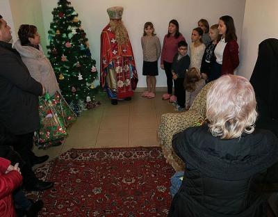 Даруючи дітям свято: ДП "Рава-Руське лісове господарство" допомогло святому Миколаю з подарунками для діток