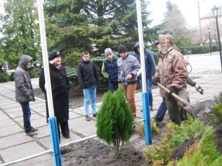 Учні шкільного лісництва Бродівської ЗОШ І-ІІІ ст. долучились до заходів акції "Майбутнє лісу у твоїх руках"
